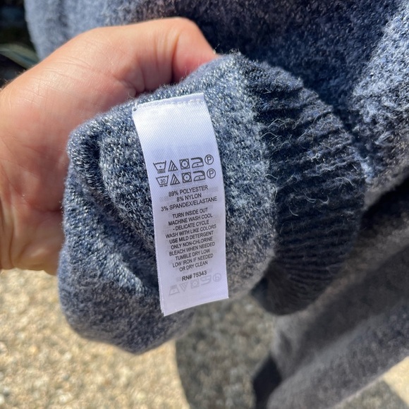 Lightweight Crew Sweater by Frederik Anderson Copenhagen - Picture 8 of 16